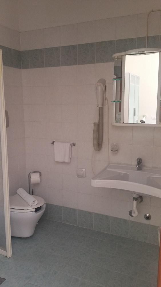 Hotel Illi Марина-ди-Масса Экстерьер фото